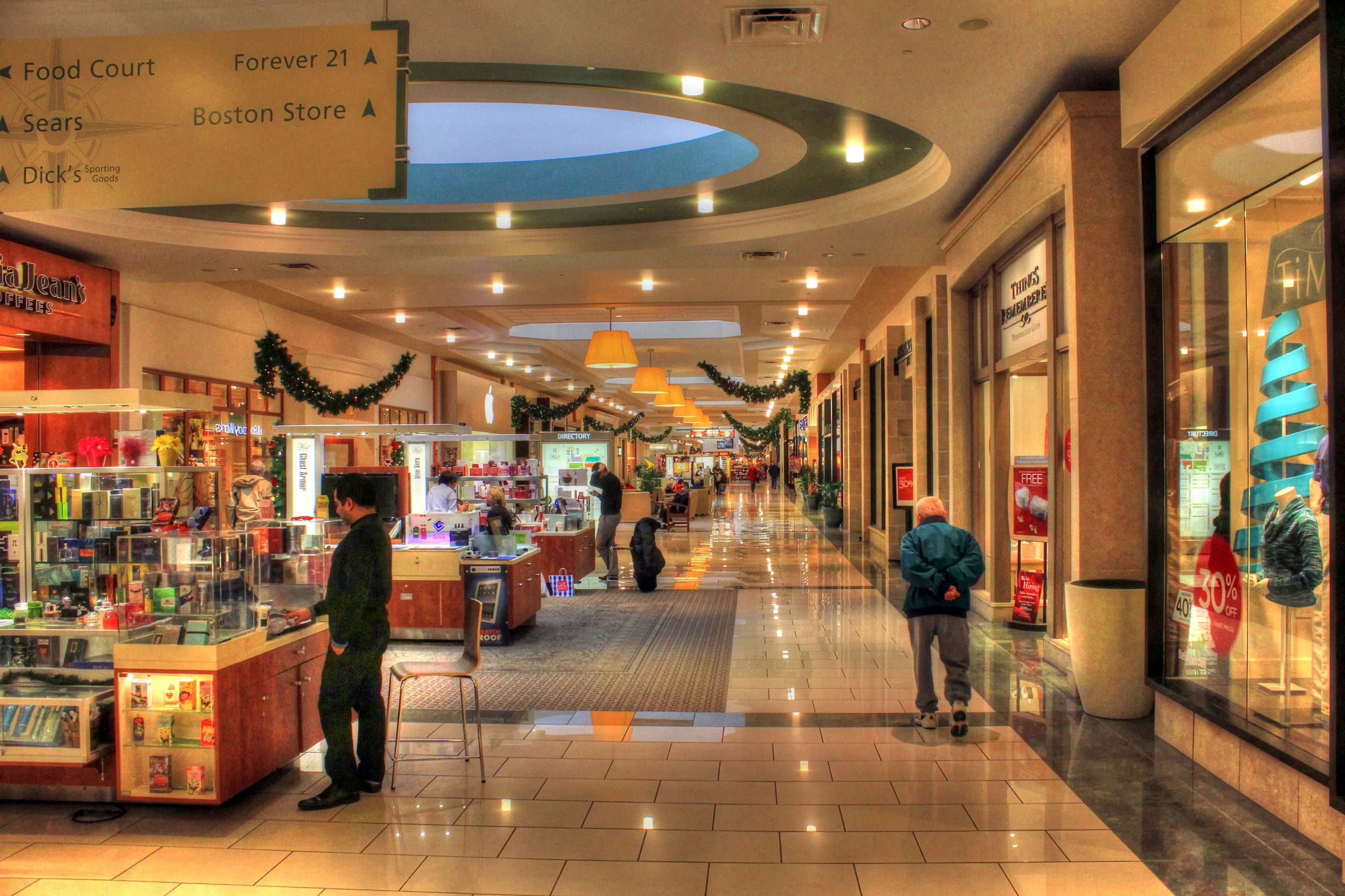Highway retail plaza
